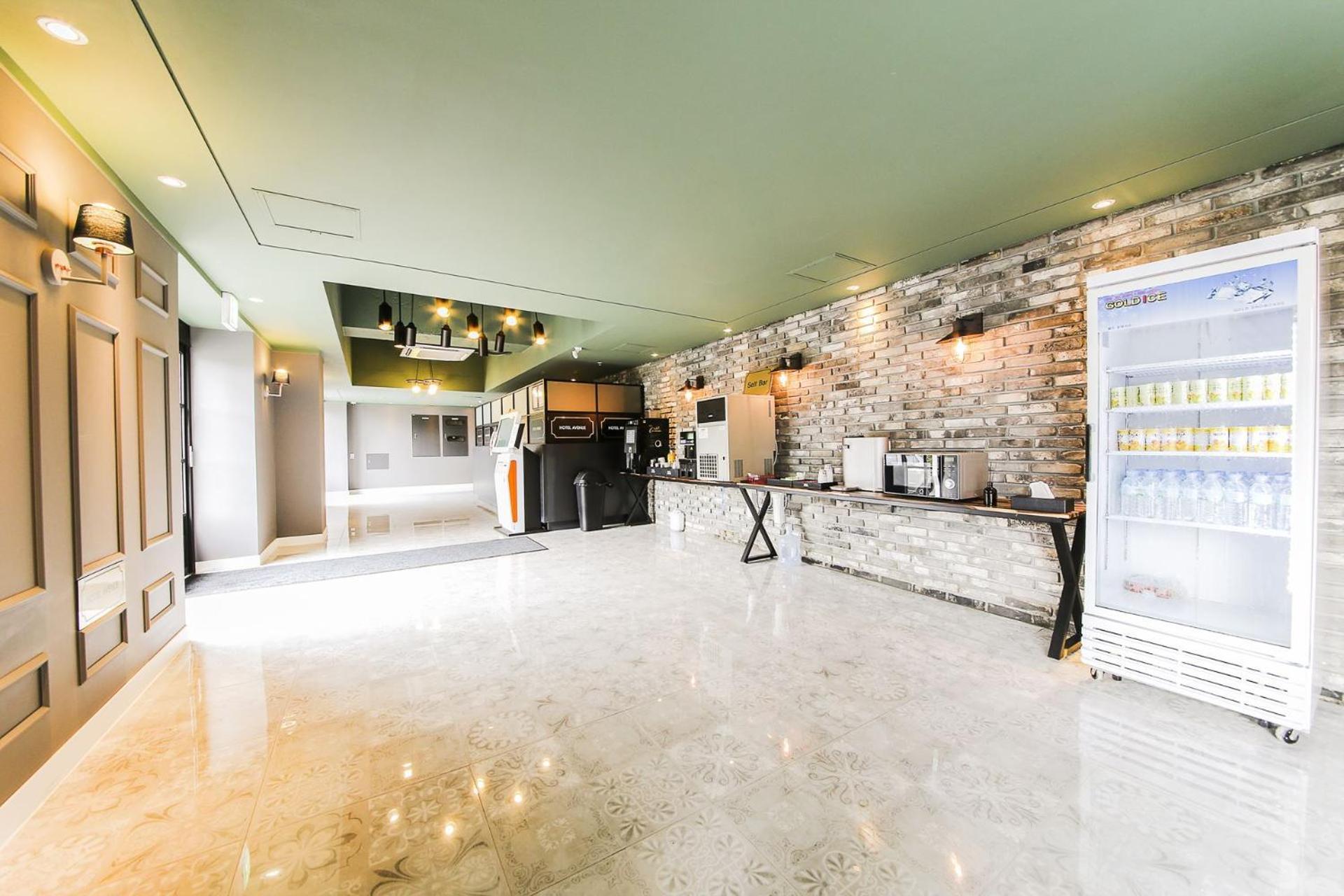 Avenue Hotel يونغين المظهر الخارجي الصورة